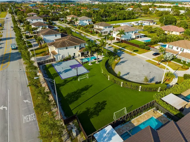 $2,590,000 | 11 Northwest 122nd Avenue, Miami, FL 33182