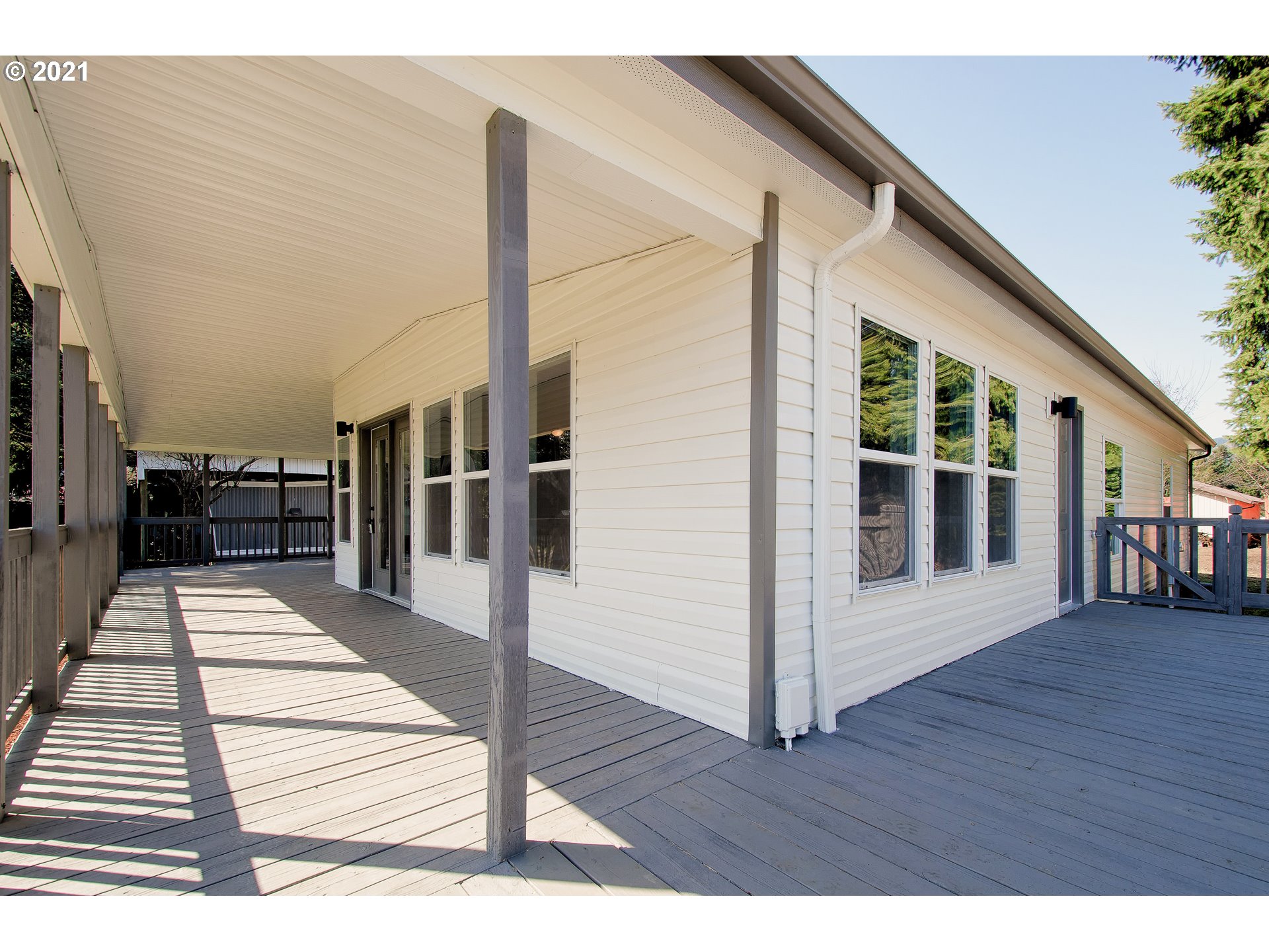 141 Barnes Road Carson, WA 98610 - Photo 2 of 30 Gallery Image 2