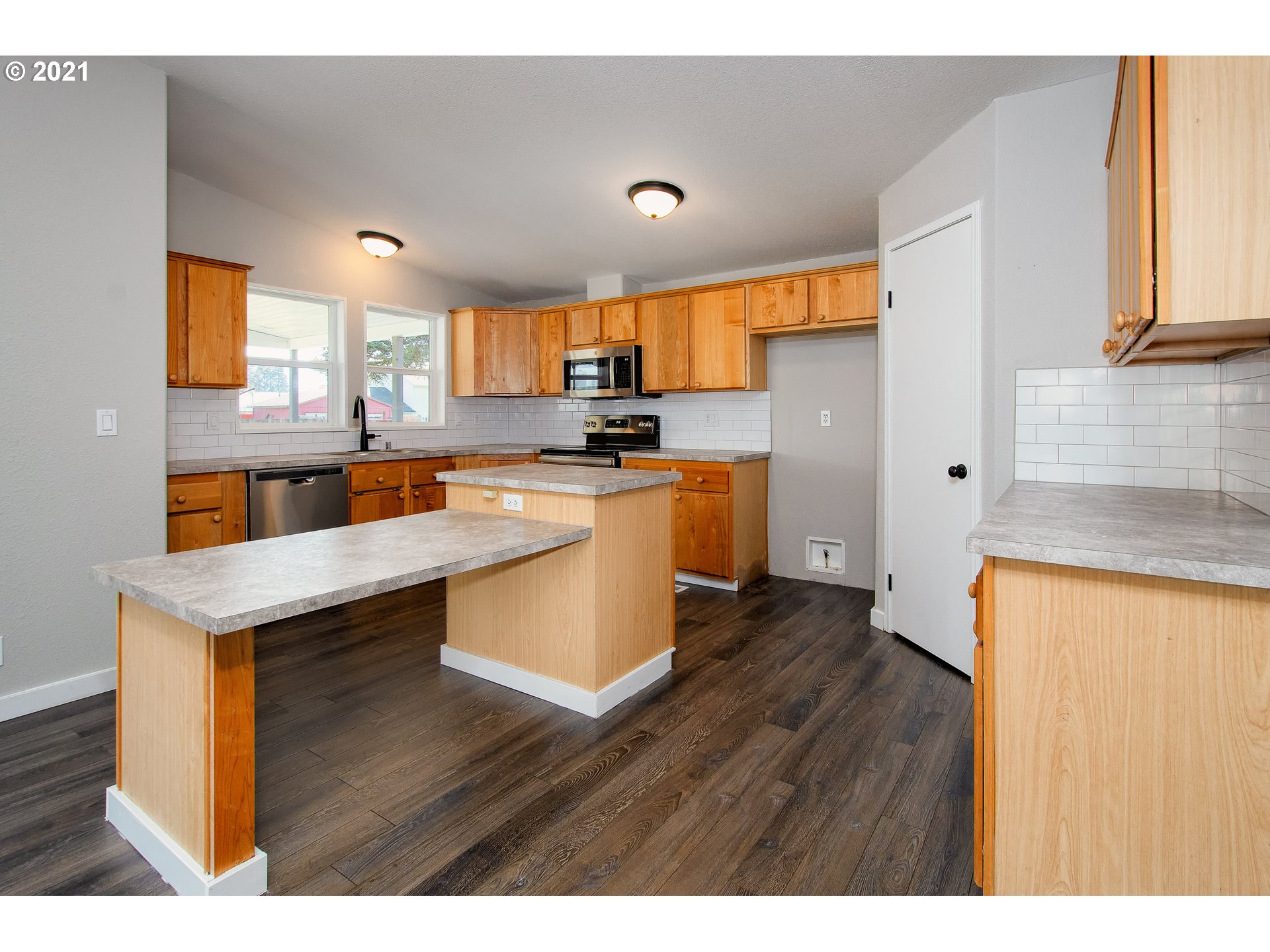 141 Barnes Road Carson, WA 98610 - Photo 11 of 30 Gallery Image 11