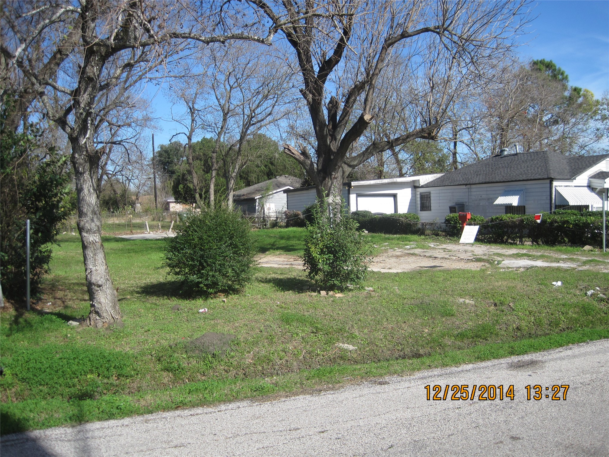 3533 Lydia Street Houston, TX 77021 - Photo 2 of 3 Another view from the front of the lot