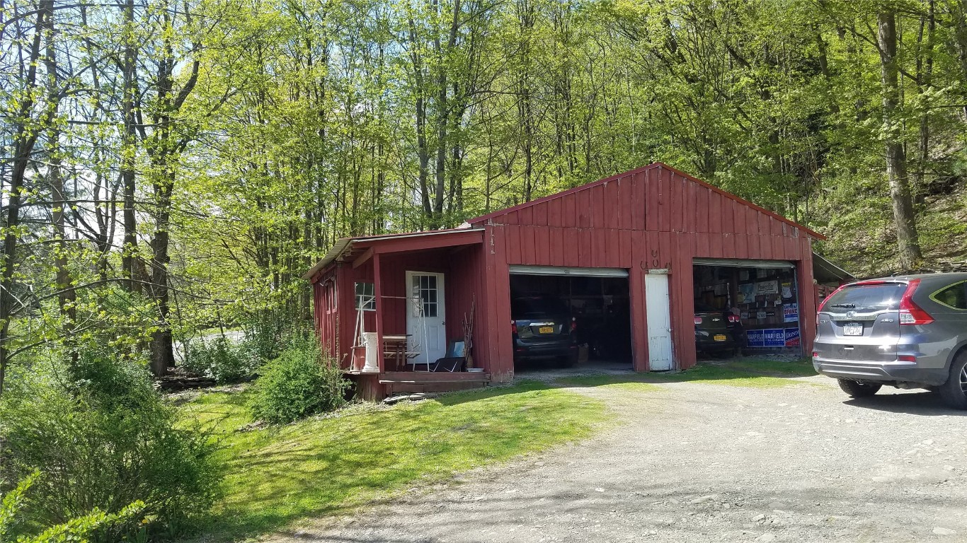 53 Ford Hill Road Whitney Point, NY 13862 - Photo 9 of 27 Gallery Image 9