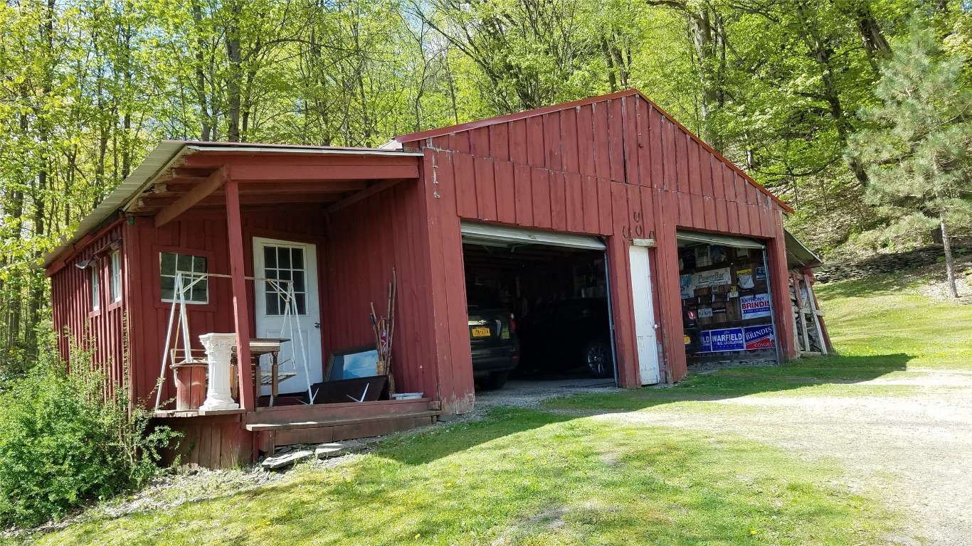 53 Ford Hill Road Whitney Point, NY 13862 - Photo 10 of 27 Gallery Image 10