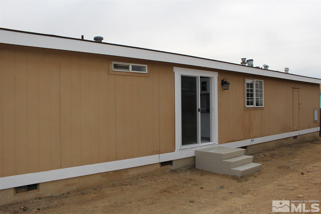 5189 Coggins Road Reno, NV 89506 - Photo 30 of 33 a view of a garage
