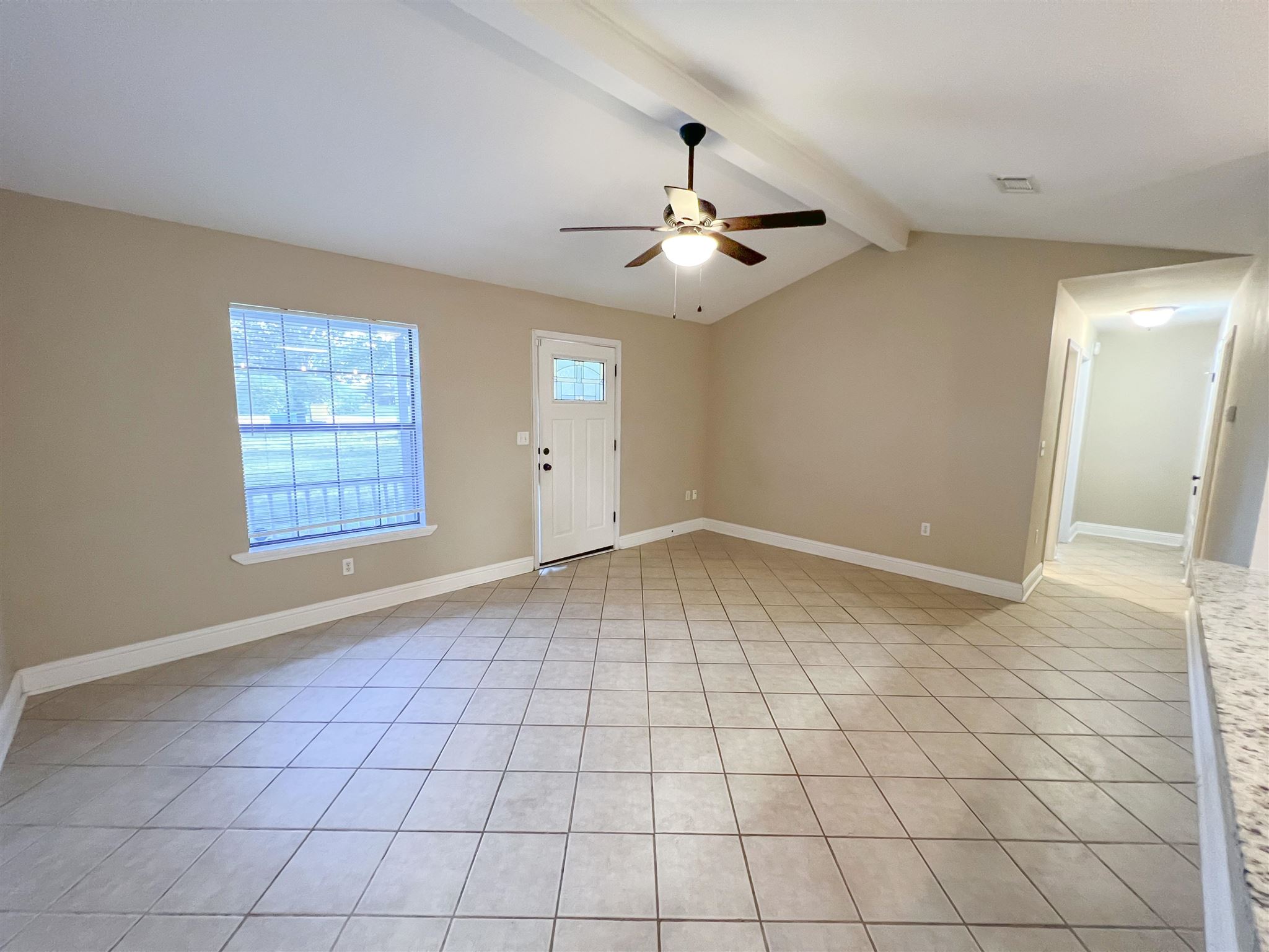 362 John King Road Crestview, FL 32539 - Photo 4 of 19 Gallery Image 4