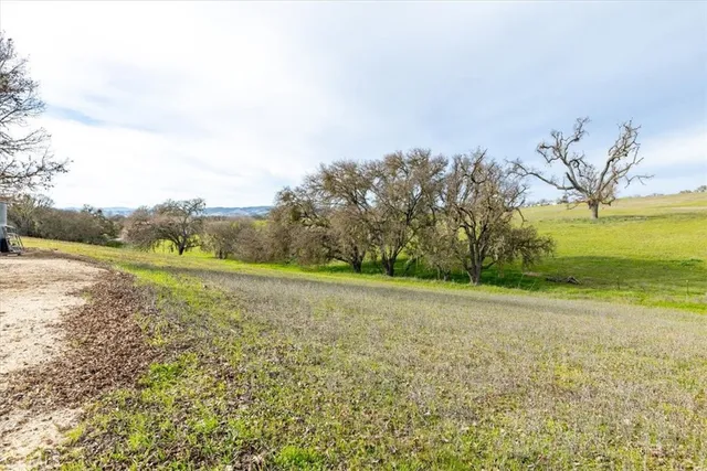 $1,200,000 | 698 Vaquero Road, Templeton, CA 93465