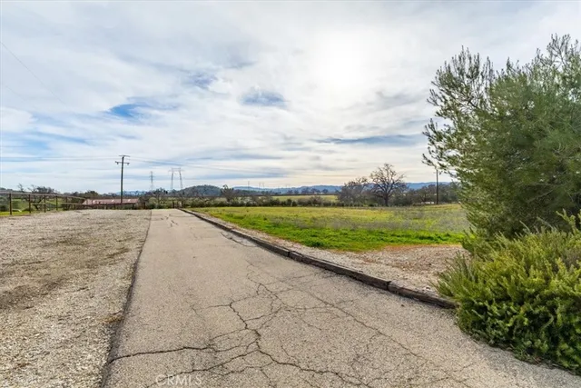 $1,200,000 | 698 Vaquero Road, Templeton, CA 93465