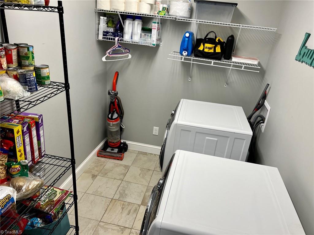 198 Anderson Road Eden, NC 27288 - Photo 16 of 22 Laundry/Pantry