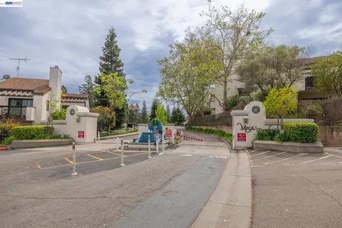 $475,000 | 21103 Gary Drive, Unit 318A, Castro Valley, CA 94546