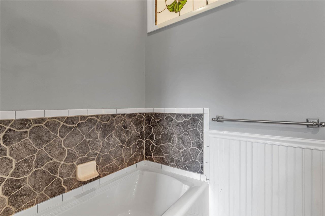 32785 Sutton Road New Baltimore, MI 48047 - Photo 28 of 62 50054218-27.JPG
