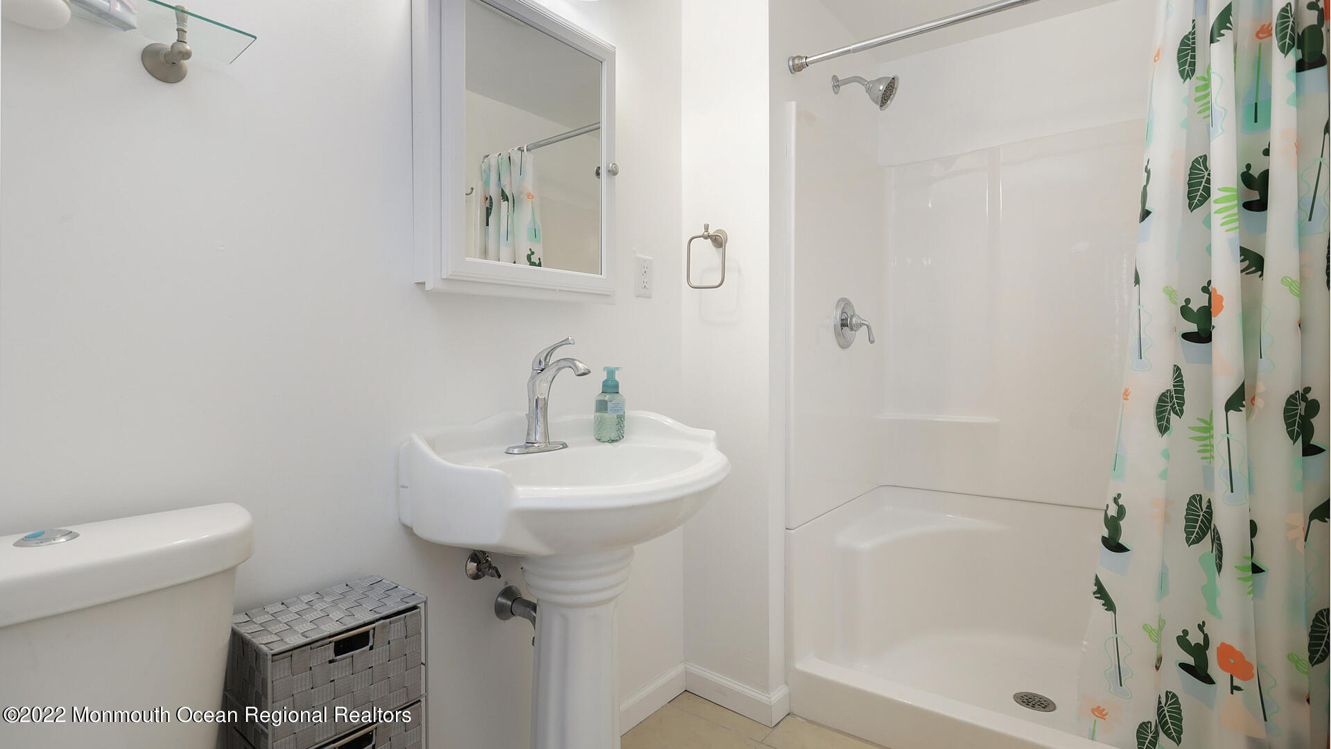 844 Holmdel Road Holmdel, NJ 07733 - Photo 22 of 31 LL Bath