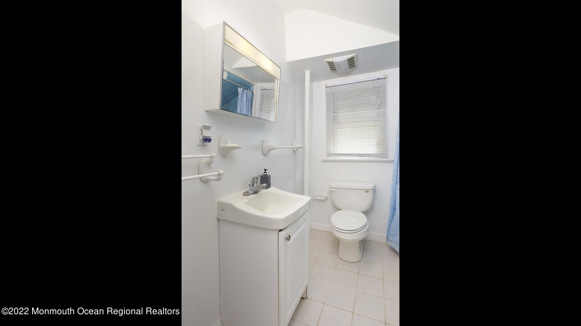 844 Holmdel Road Holmdel, NJ 07733 - Photo 26 of 31 2nd Level Bathroom