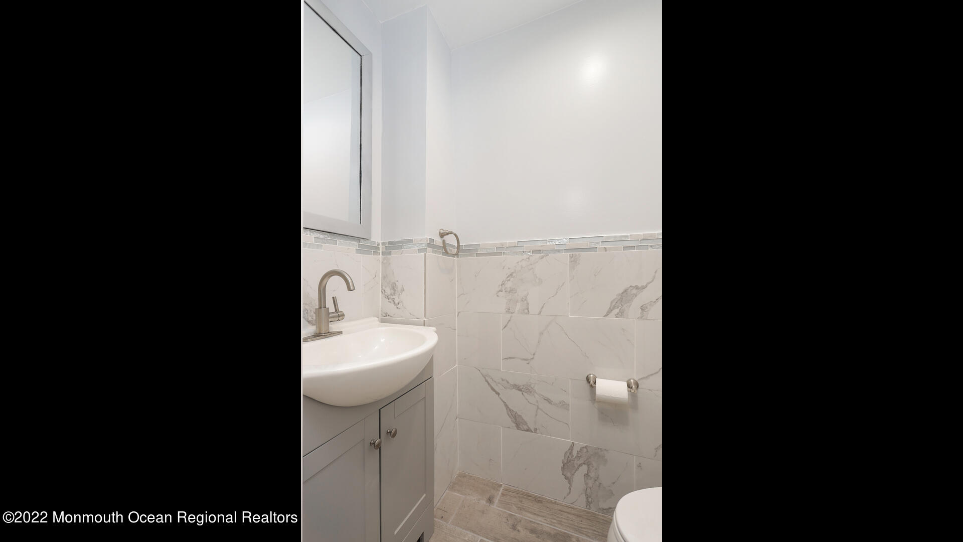 844 Holmdel Road Holmdel, NJ 07733 - Photo 9 of 31 Half Bathroom