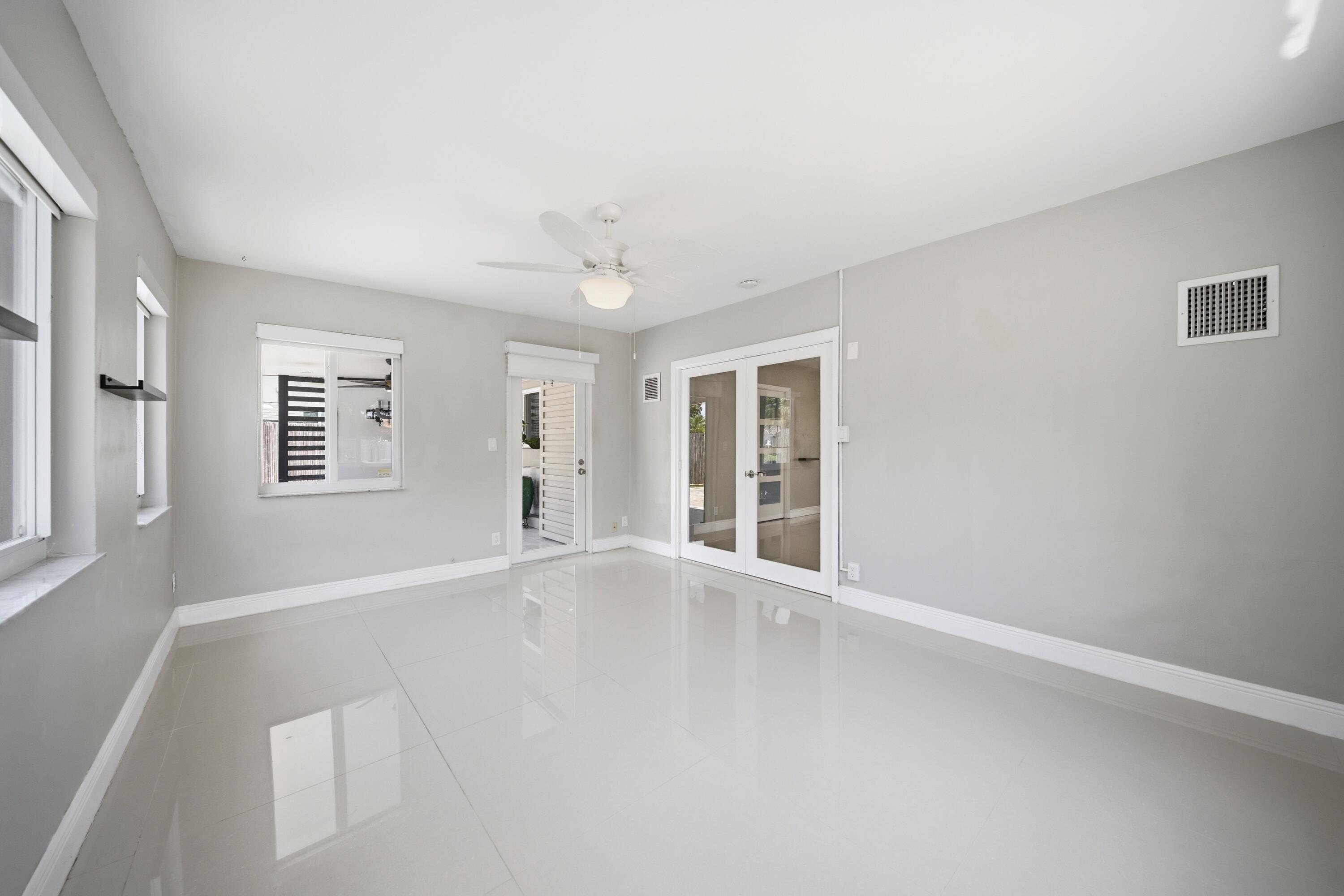 5031 Northeast 23rd Terrace Lighthouse Point, FL 33064 - Photo 13 of 36 _30A9876