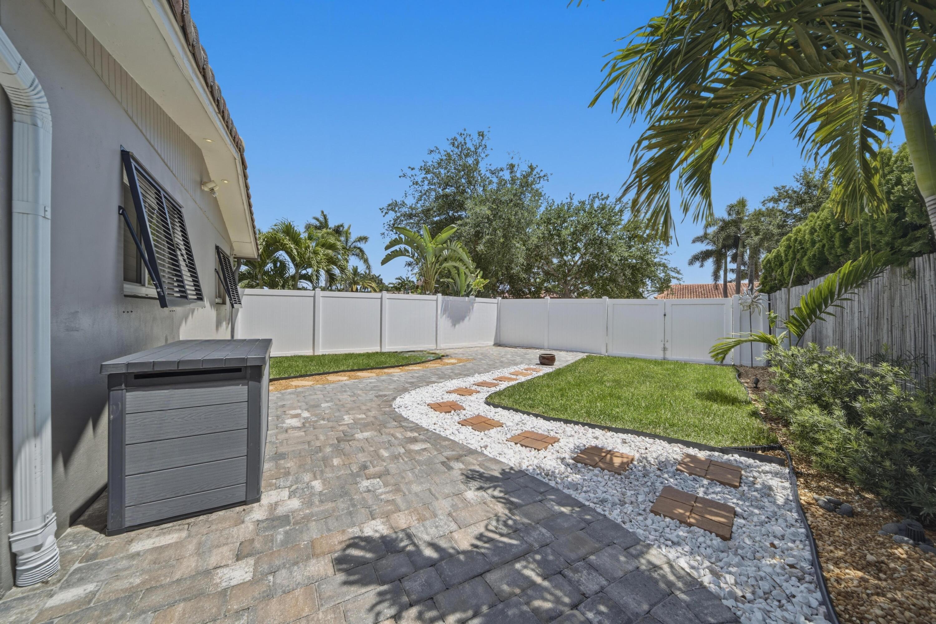 5031 Northeast 23rd Terrace Lighthouse Point, FL 33064 - Photo 18 of 36 _30A991926123248