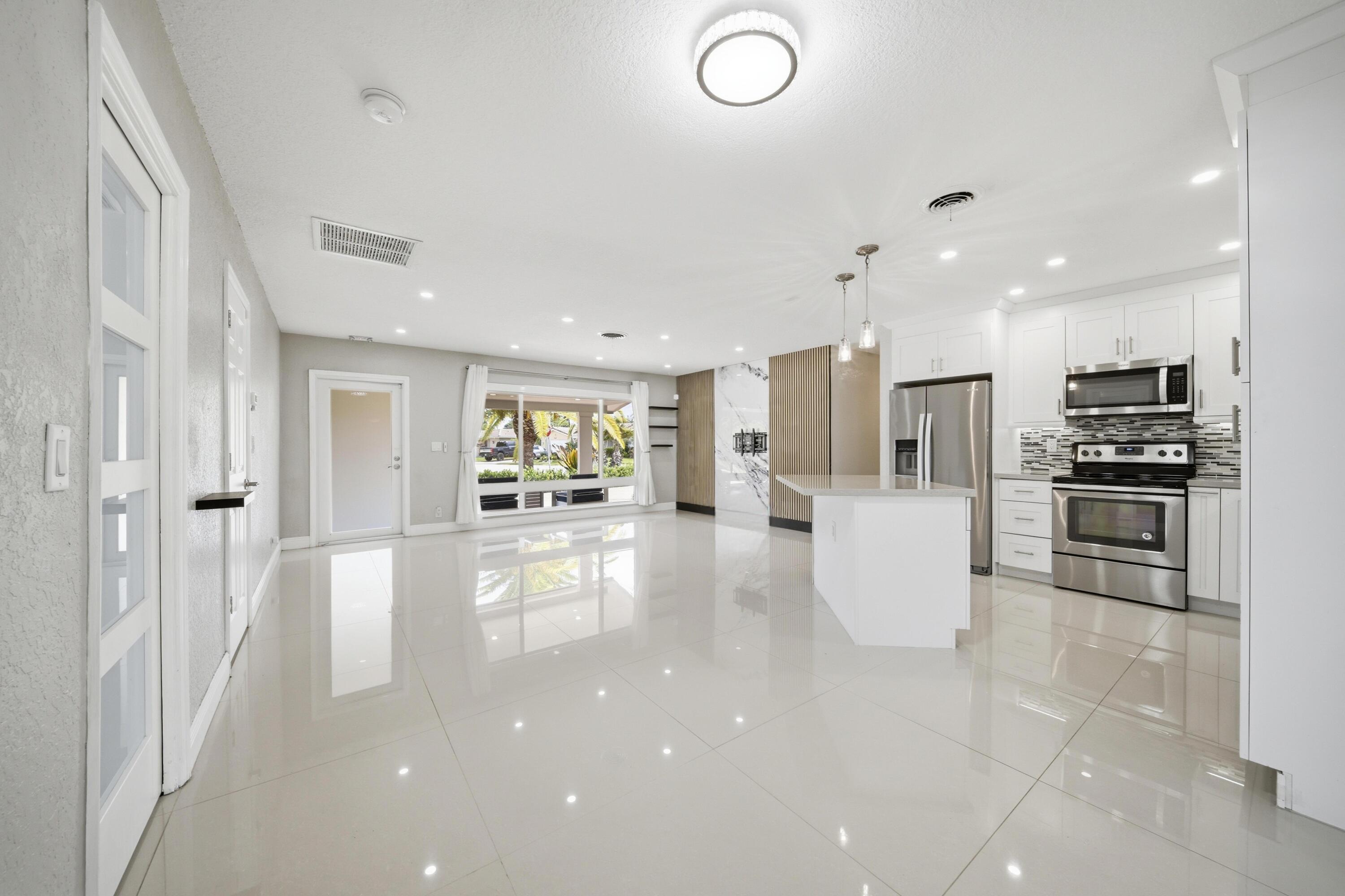 5031 Northeast 23rd Terrace Lighthouse Point, FL 33064 - Photo 19 of 36 _326122700