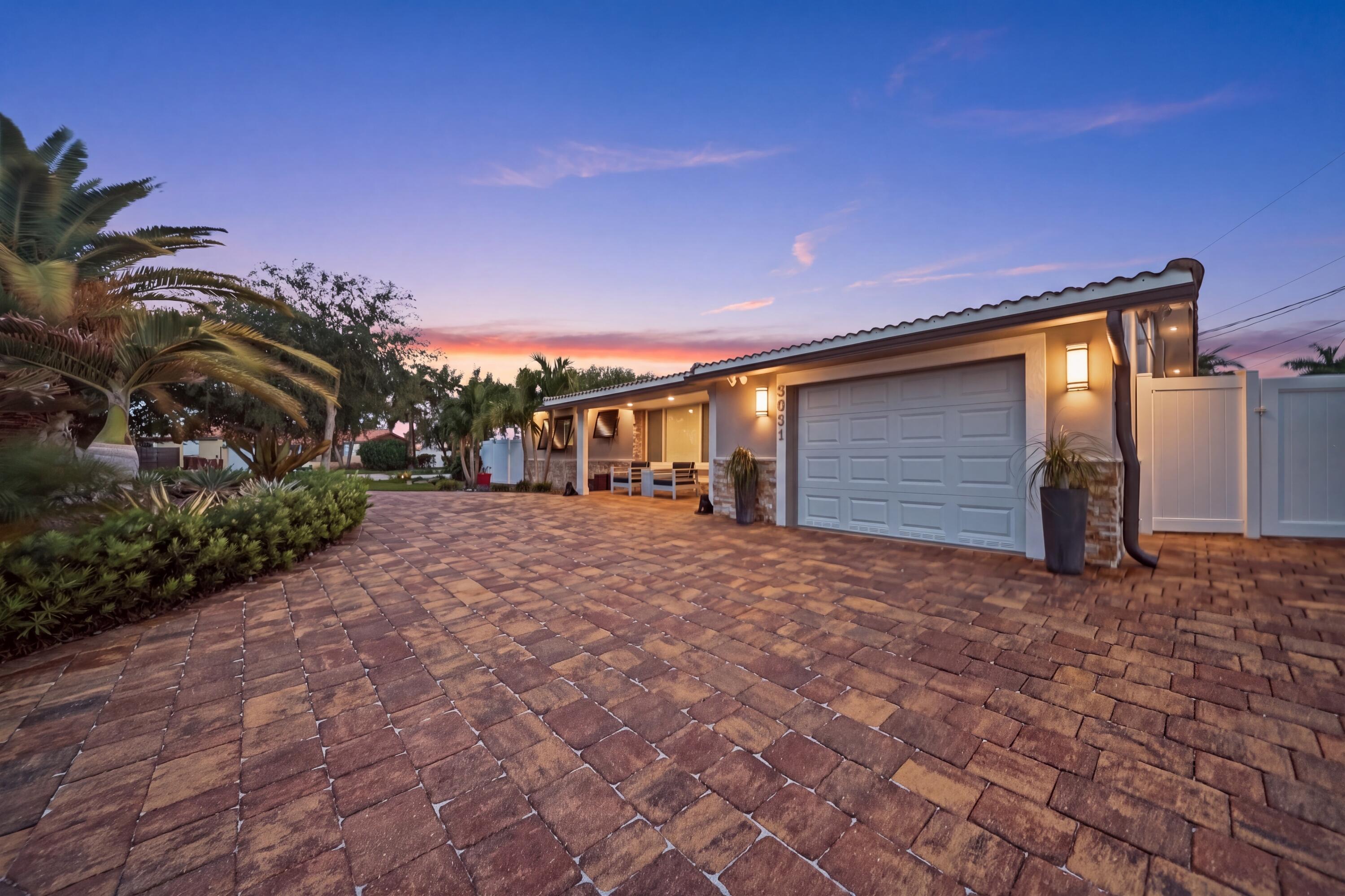 5031 Northeast 23rd Terrace Lighthouse Point, FL 33064 - Photo 31 of 36 _30A99428244b74