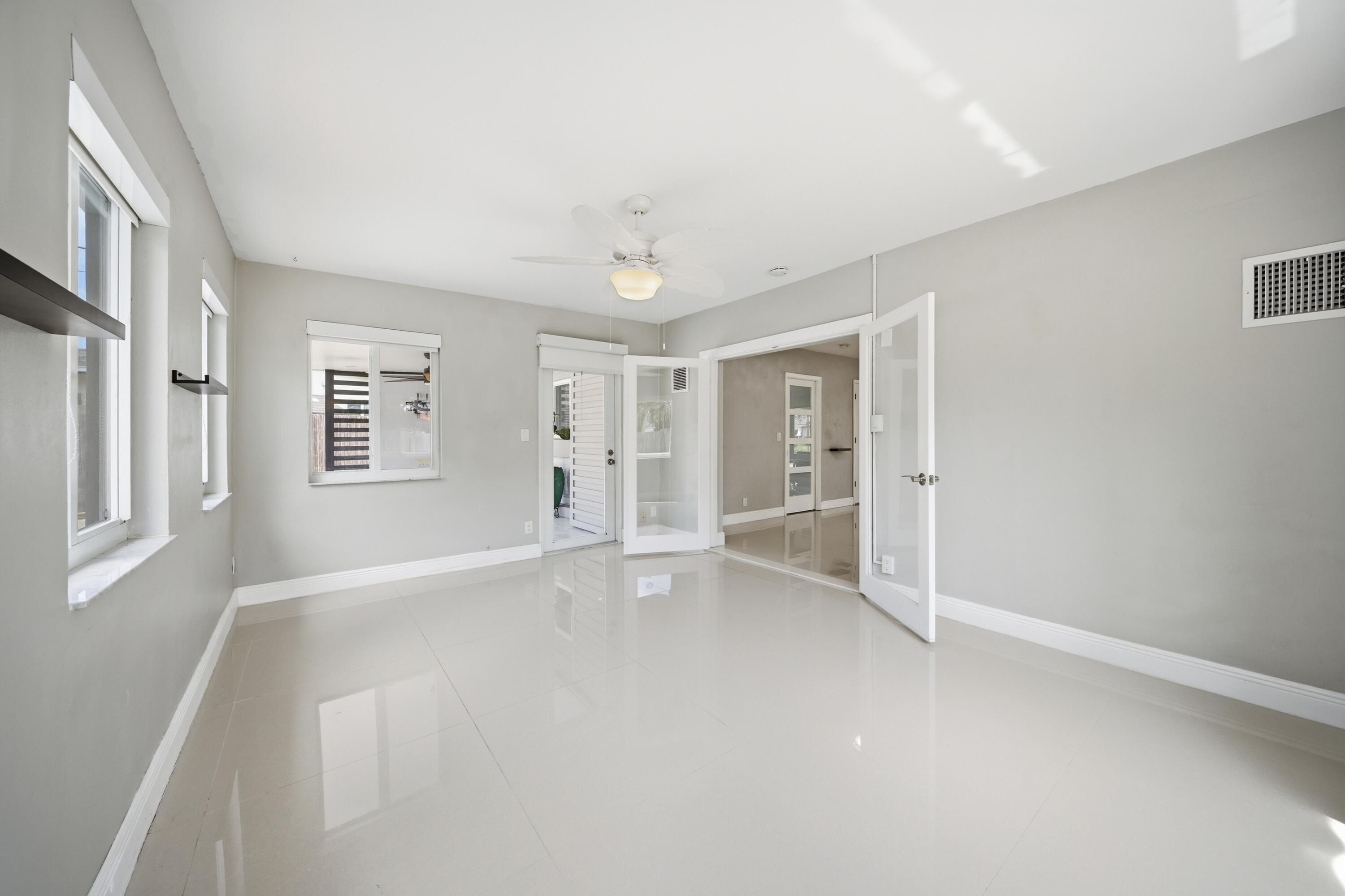 5031 Northeast 23rd Terrace Lighthouse Point, FL 33064 - Photo 5 of 36 _30A9761