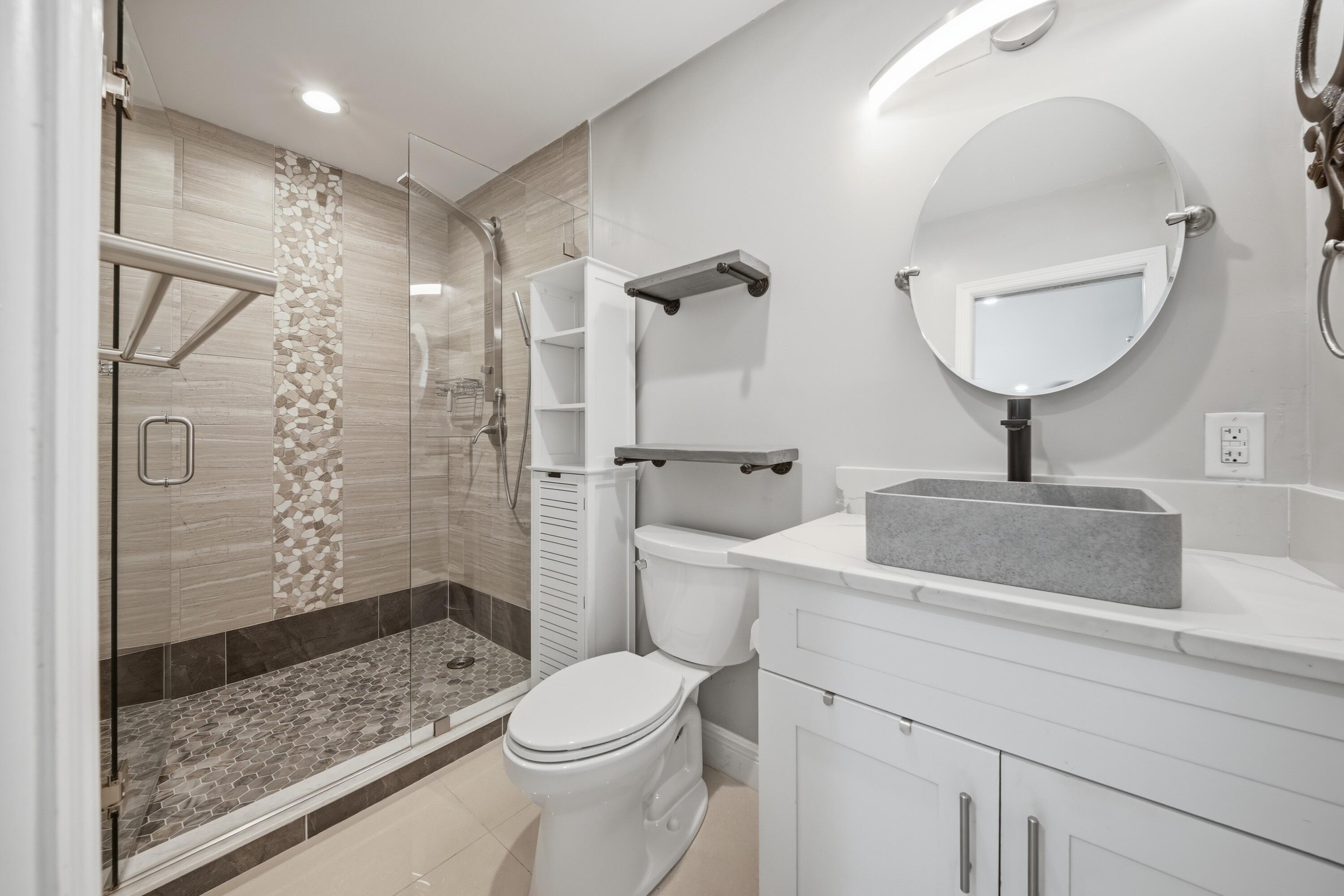 5031 Northeast 23rd Terrace Lighthouse Point, FL 33064 - Photo 9 of 36 _30A9812