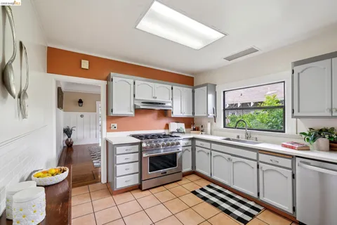 $1,099,000 | 892 Laurel Street, Alameda, CA 94501