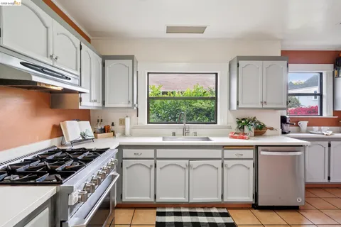 $1,099,000 | 892 Laurel Street, Alameda, CA 94501