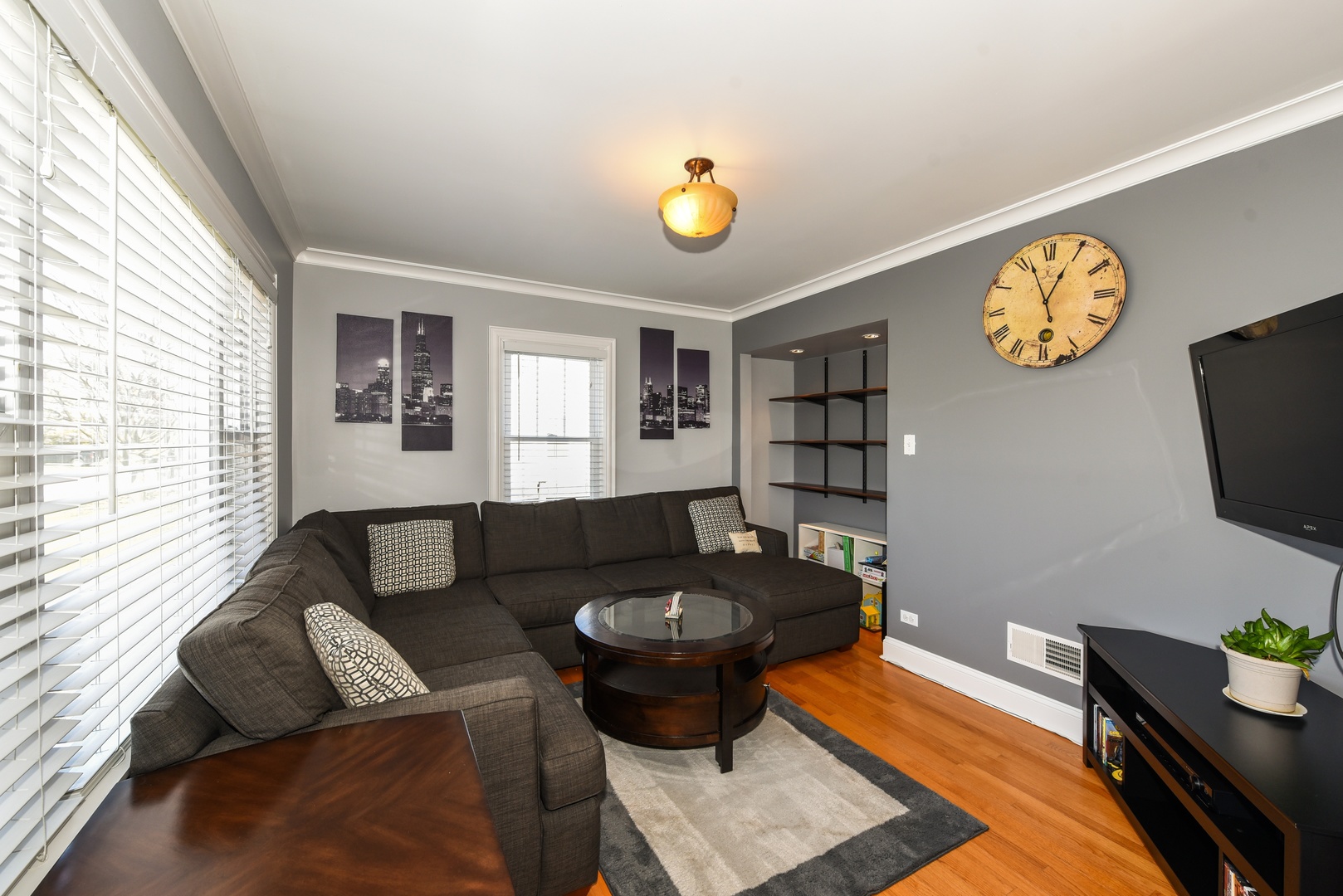 243 Village Road Willowbrook, IL 60527 - Photo 2 of 14