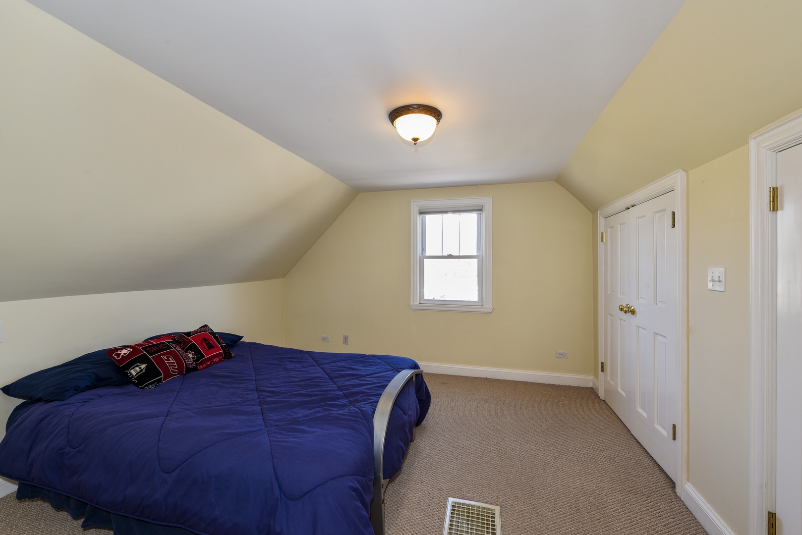 243 Village Road Willowbrook, IL 60527 - Photo 7 of 14