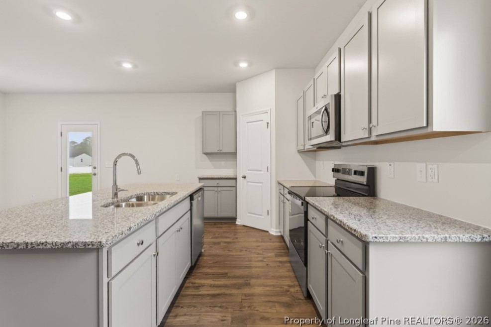 148 Deep River Road Aberdeen, NC 28315 - Photo 6 of 17
