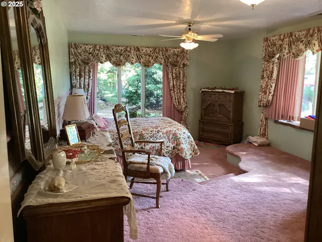 $899,000 | 1300 Fair Oaks Road, Oakland, OR 97462