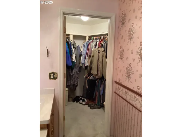 $899,000 | 1300 Fair Oaks Road, Oakland, OR 97462