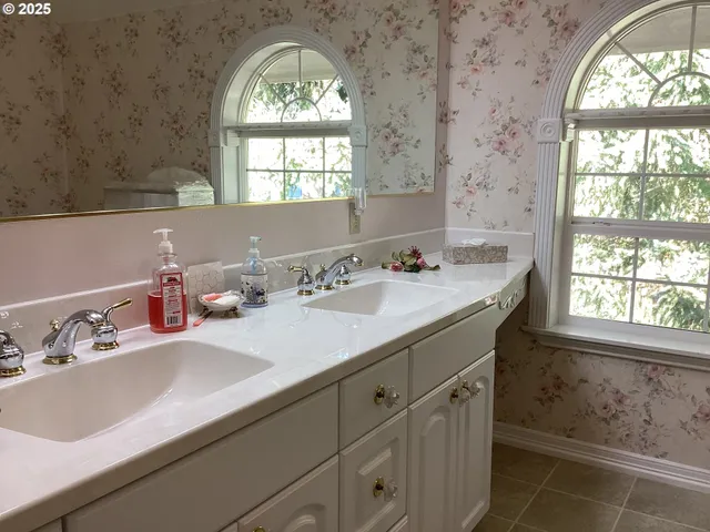 $899,000 | 1300 Fair Oaks Road, Oakland, OR 97462