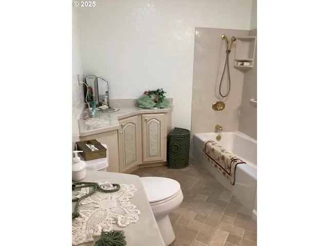 $899,000 | 1300 Fair Oaks Road, Oakland, OR 97462