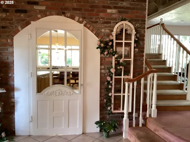 $899,000 | 1300 Fair Oaks Road, Oakland, OR 97462