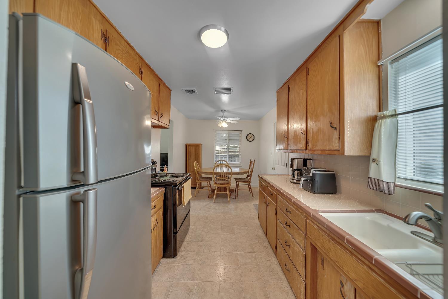 401 Bruce Avenue Modesto, CA 95350 - Photo 9 of 37