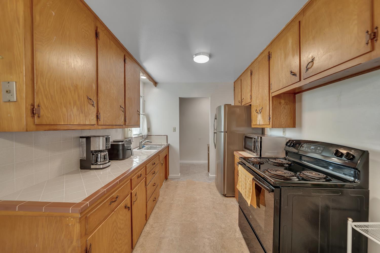 401 Bruce Avenue Modesto, CA 95350 - Photo 10 of 37