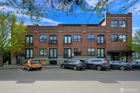 a car parked in front of a building