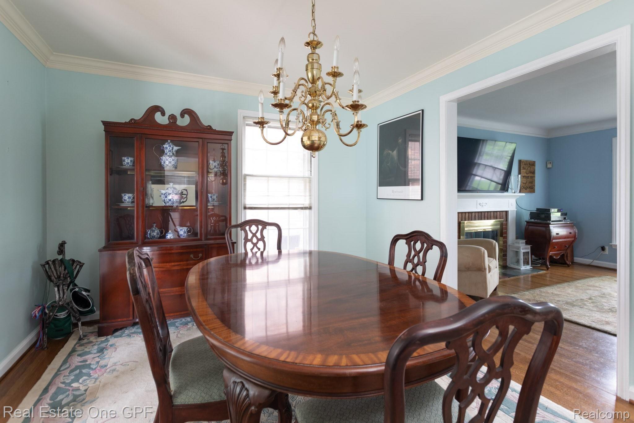 427 Moran Road Grosse Pointe, MI 48236 - Photo 8 of 29 15.jpg
