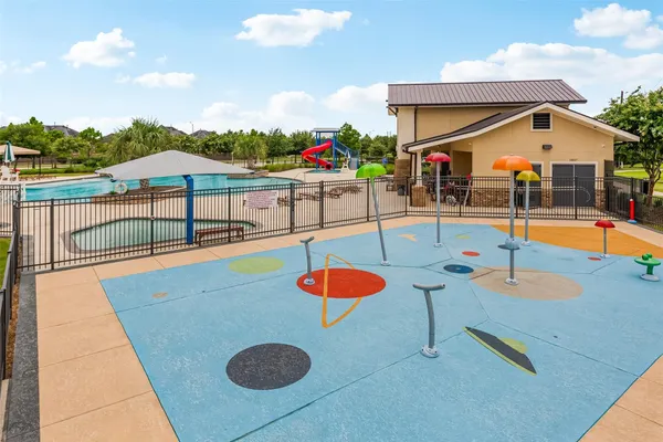 $659,900 | 14062 Dunsmore Landing Drive, Houston, TX 77059