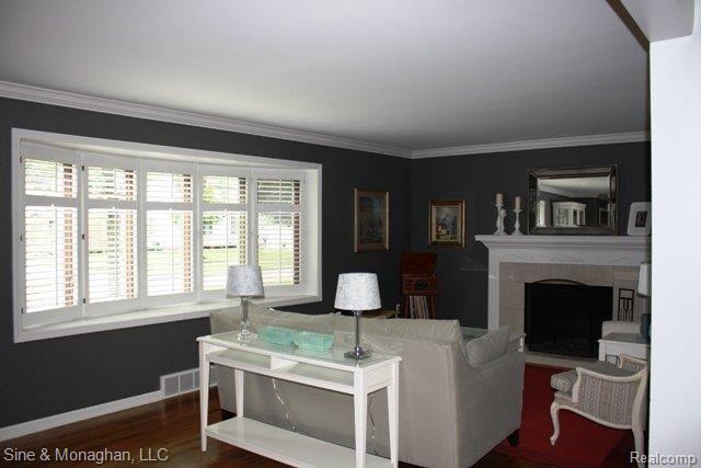 1050 Hawthorne Road Grosse Pointe, MI 48236 - Photo 11 of 24 IMG_5686.JPG
