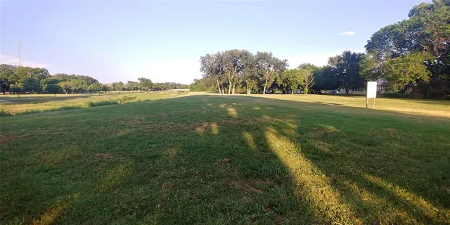 $349,000 | 411 South Bradshaw Street, Denton, TX 76205