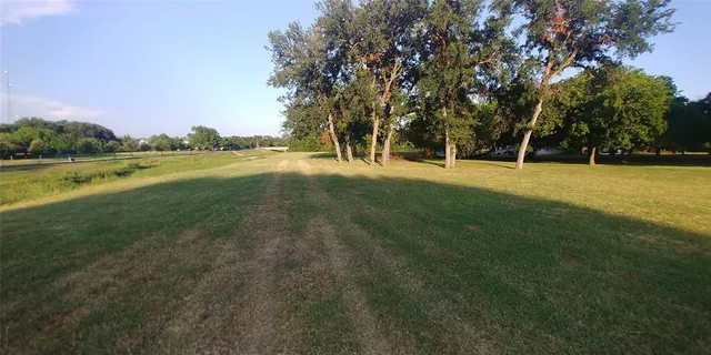 $349,000 | 411 South Bradshaw Street, Denton, TX 76205