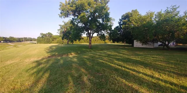 $349,000 | 411 South Bradshaw Street, Denton, TX 76205