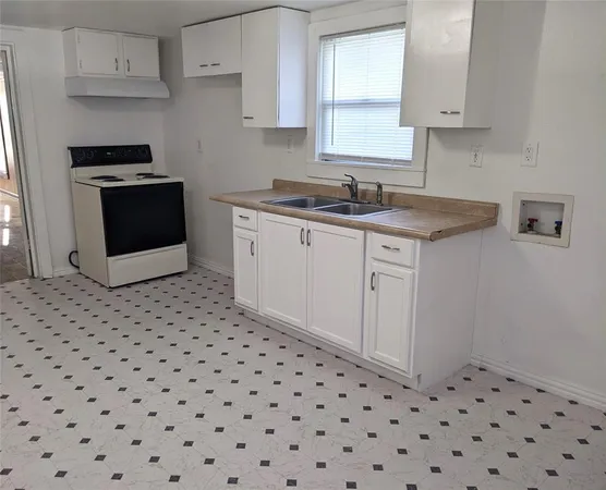 $325,000 | 411 South Bradshaw Street, Denton, TX 76205