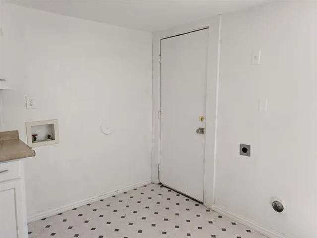 $349,000 | 411 South Bradshaw Street, Denton, TX 76205