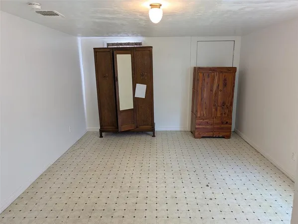 $325,000 | 411 South Bradshaw Street, Denton, TX 76205