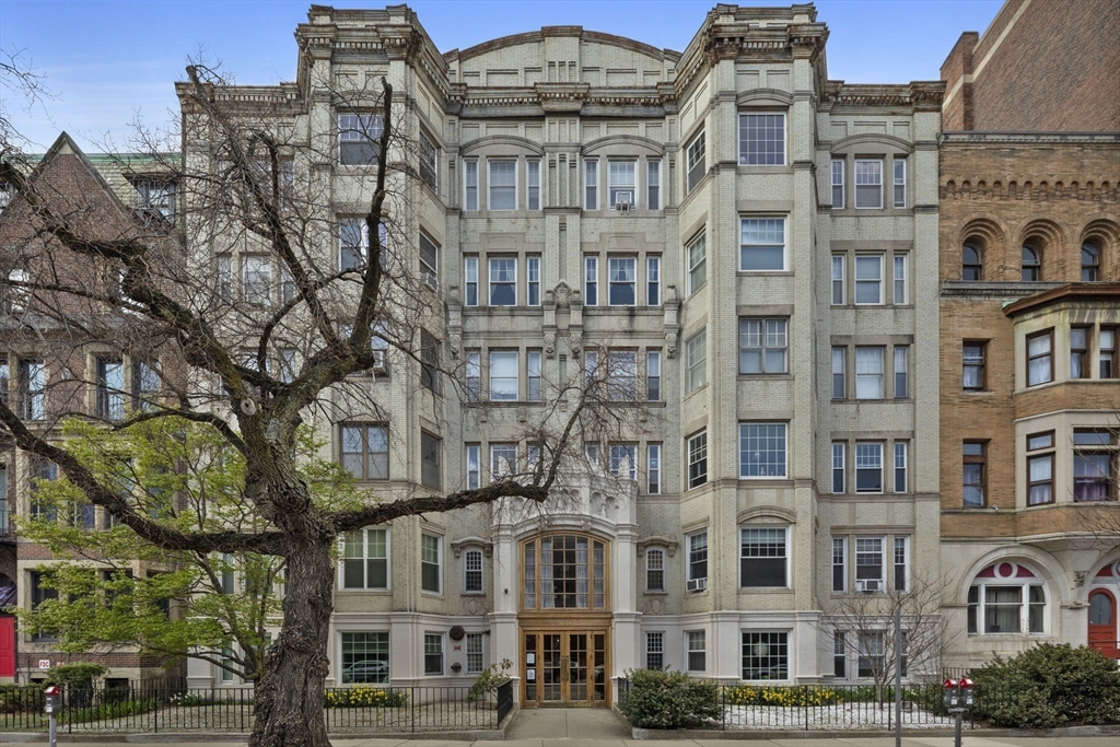 520 Beacon Street, Unit 2F Boston, MA 02215 - Photo 17 of 18