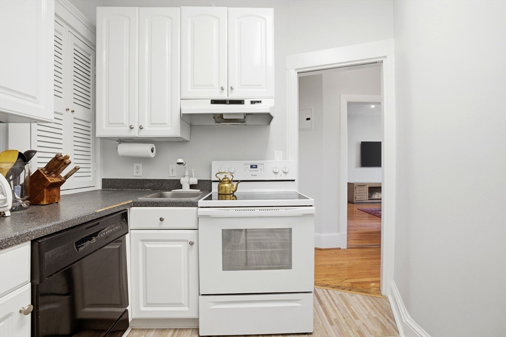 520 Beacon Street, Unit 2F Boston, MA 02215 - Photo 5 of 18