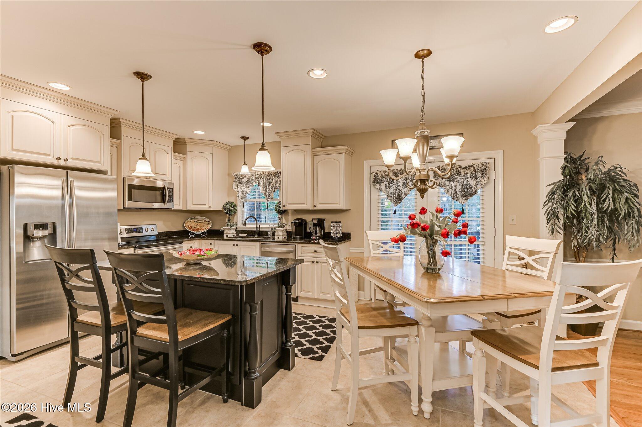 801 Deercrest Lane Evans, GA 30809 - Photo 11 of 39 Breakfast nook and kitchen