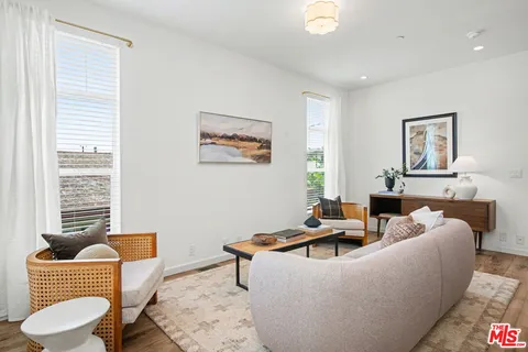 $949,000 | 3214-3216 Shasta Circle South, Los Angeles, CA 90065