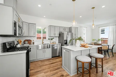 $949,000 | 3214-3216 Shasta Circle South, Los Angeles, CA 90065