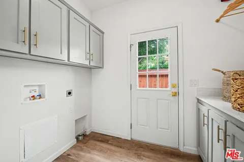 $949,000 | 3214-3216 Shasta Circle South, Los Angeles, CA 90065